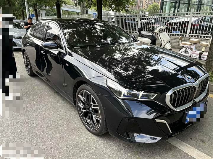 Фото 3 - BMW 5 Series