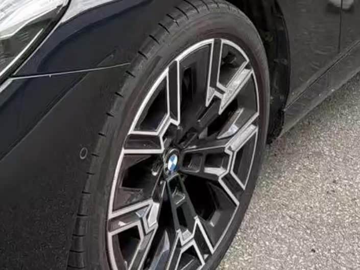 Фото 9 - BMW 5 Series