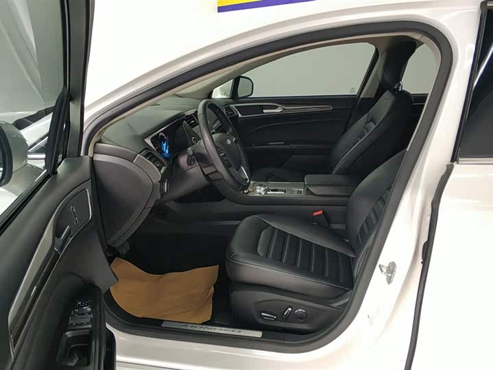 Фото 9 - Ford Mondeo