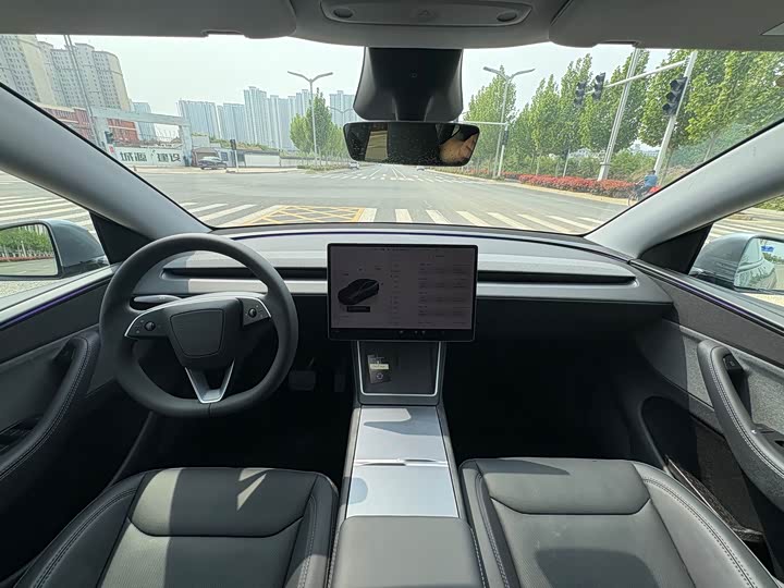 Tesla Model Y 2026 2026款 长续航后轮驱动版