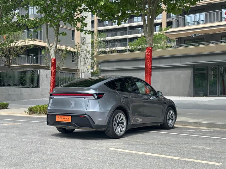Tesla Model Y 2026 2026款 长续航后轮驱动版