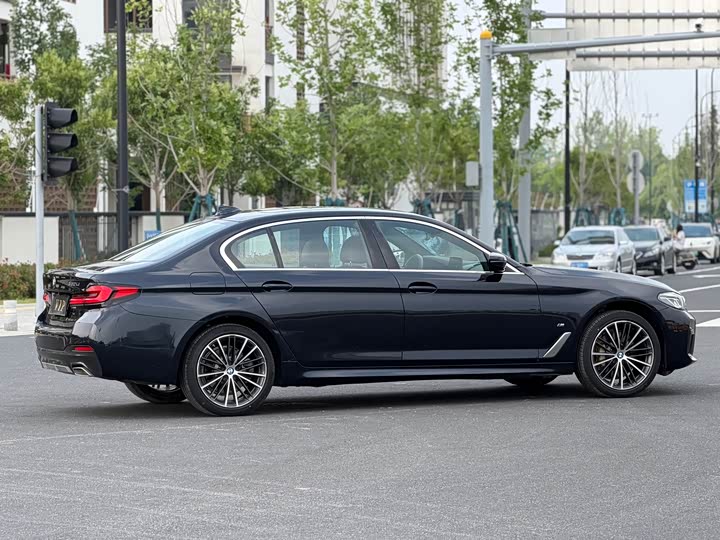 Zdjęcie 9 - BMW 5 Series