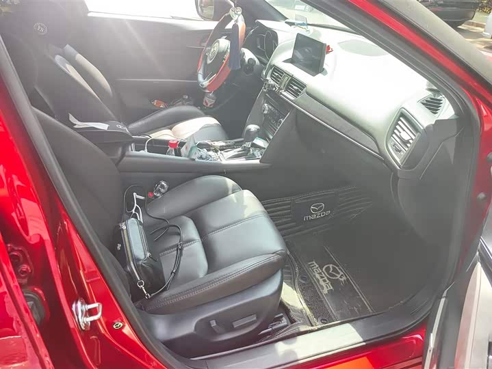 Фото 8 - Mazda CX-4