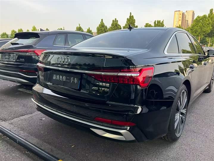 Фото 6 - Audi A6L