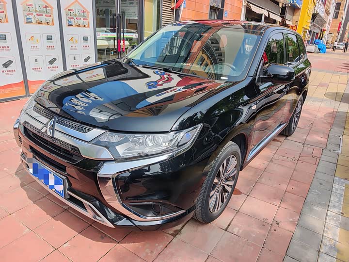 Фото 1 - Mitsubishi Outlander