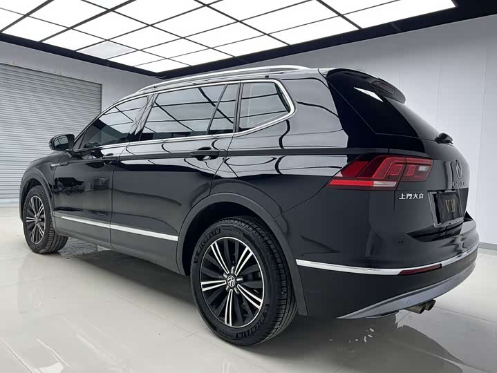 Фото 3 - Volkswagen Tiguan L Pro