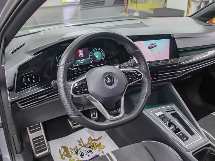 Фото 5 - Volkswagen Golf