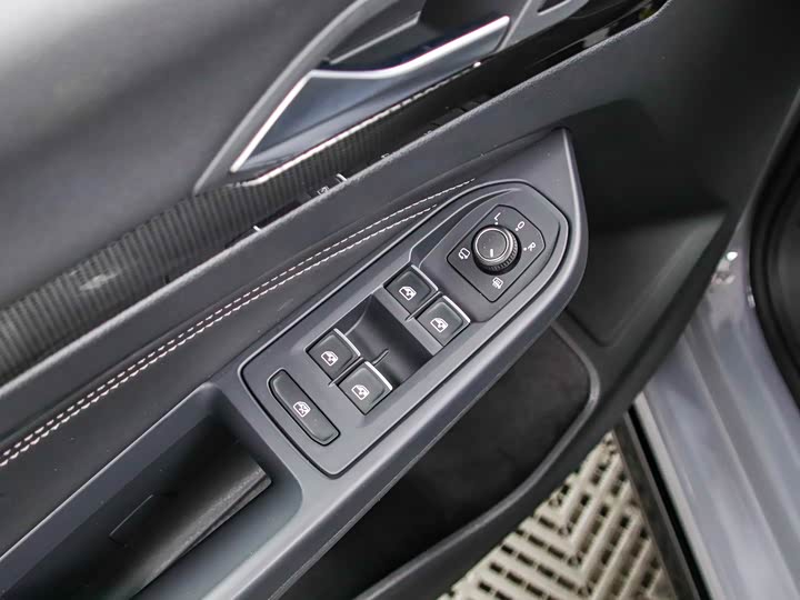 Фото 6 - Volkswagen Golf