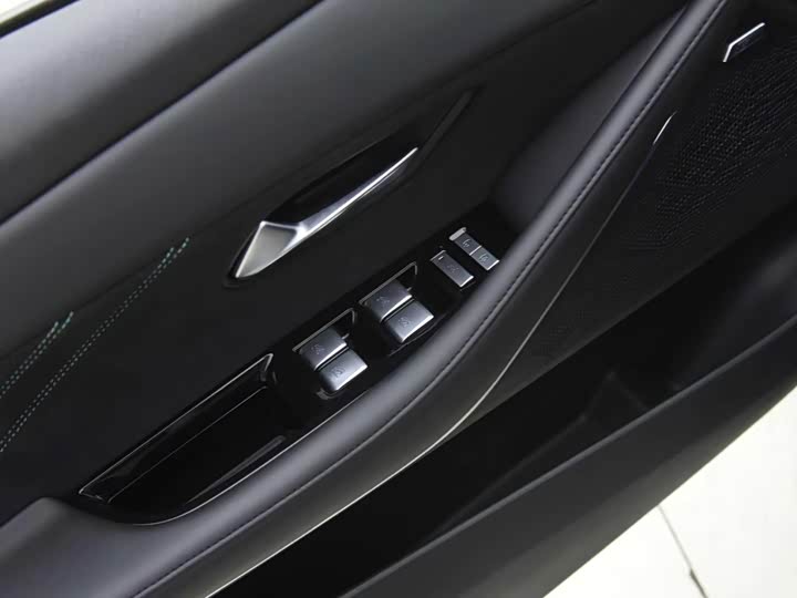 Photo 8 - Changan Deepal SL03