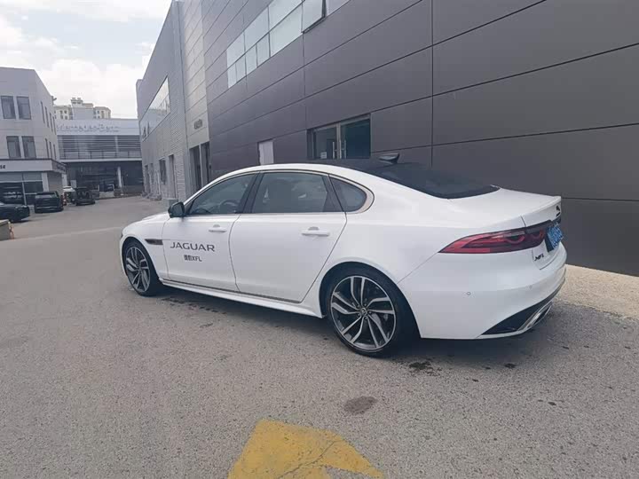 Zdjęcie 6 - Jaguar XF L