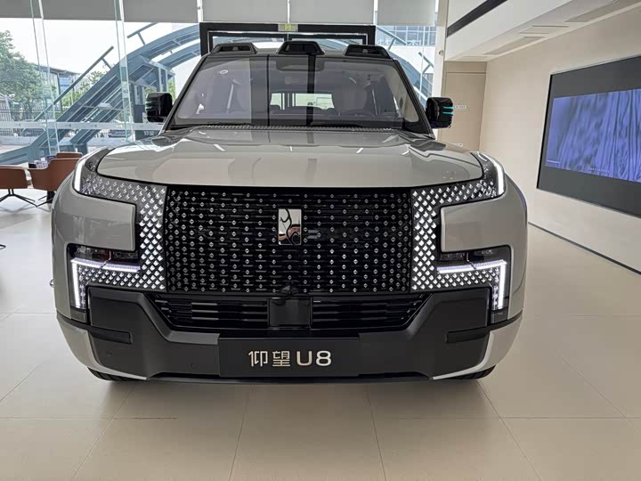 2026 BYD Yangwang U8