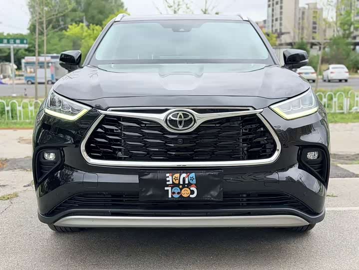 Фото 2 - Toyota Highlander