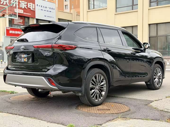 Фото 7 - Toyota Highlander