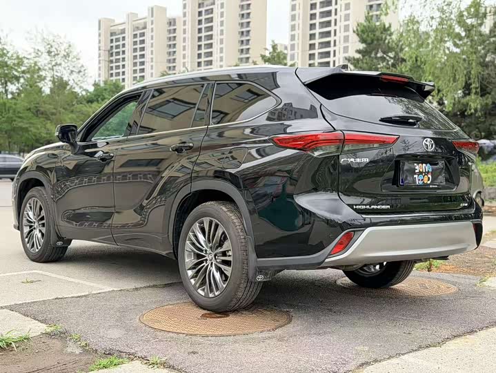 Фото 9 - Toyota Highlander