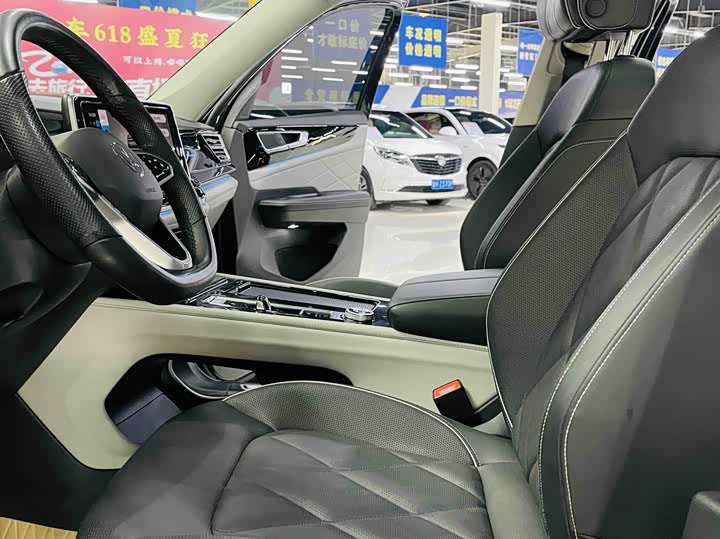 Photo 7 - Volkswagen Teramont X