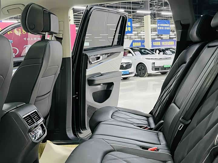 Photo 8 - Volkswagen Teramont X