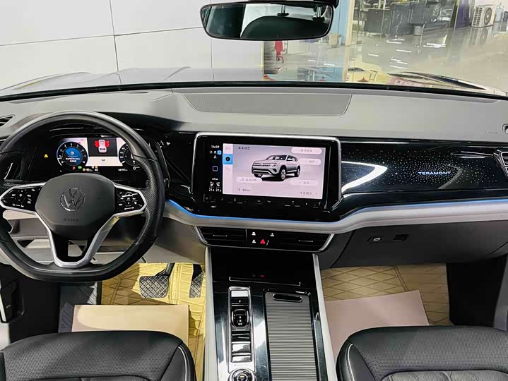 Photo 9 - Volkswagen Teramont X