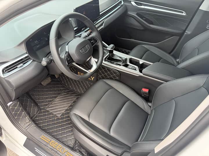 Фото 4 - Geely Emgrand