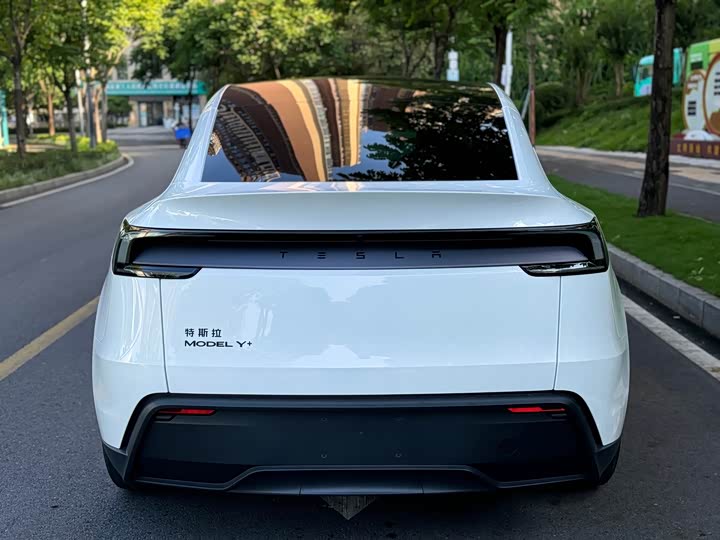 Tesla Model Y 2026 2026款 长续航后轮驱动版