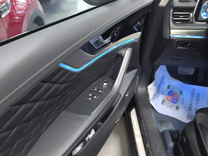 Фото 7 - Hongqi HS5