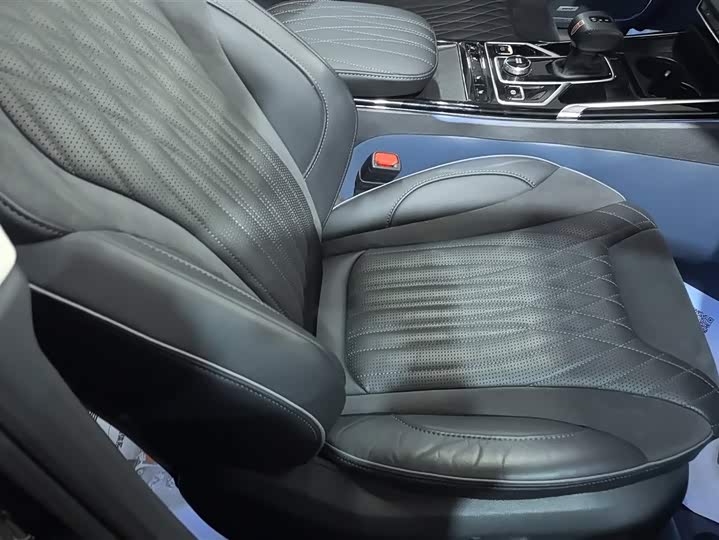 Фото 8 - Hongqi HS5
