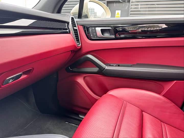 Zdjęcie 8 - Porsche Cayenne