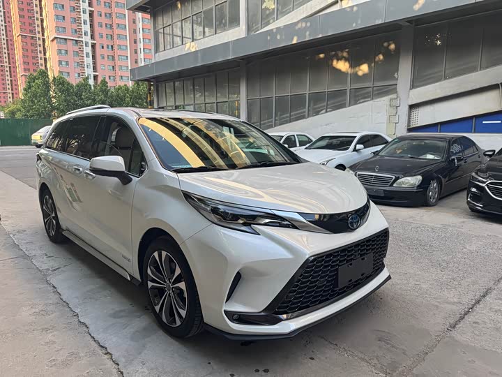 Фото 6 - Toyota Granvia