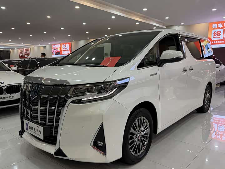 Фото 1 - Toyota Alphard