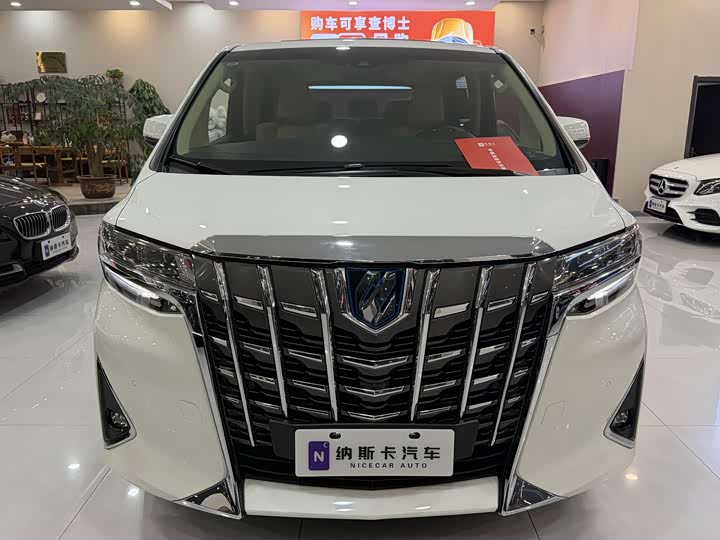Фото 2 - Toyota Alphard