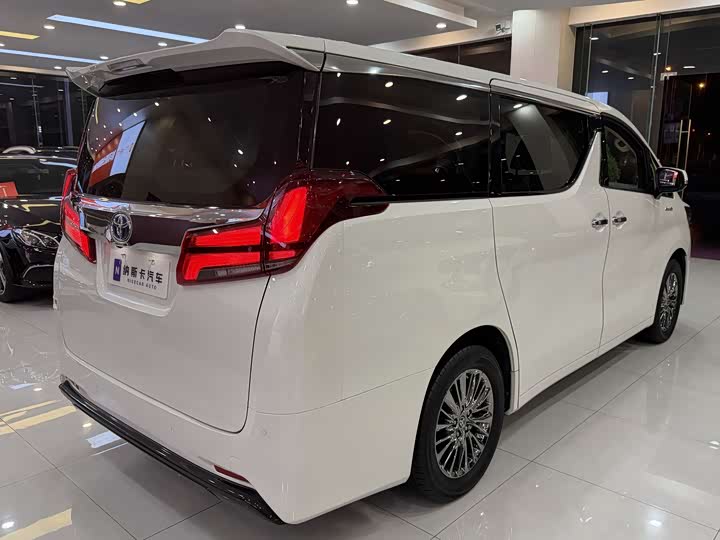 Фото 5 - Toyota Alphard