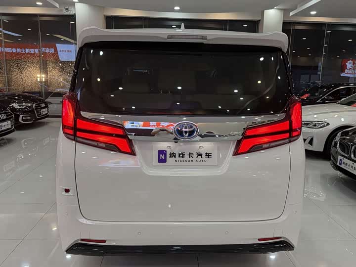 Фото 6 - Toyota Alphard
