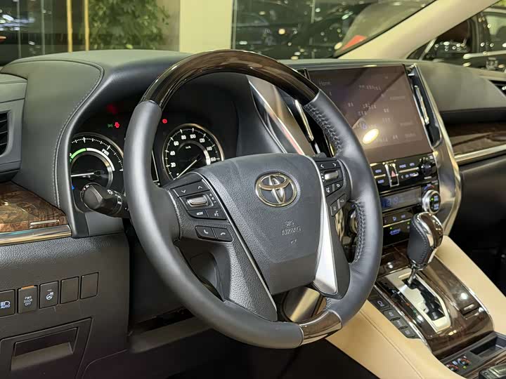 Фото 7 - Toyota Alphard
