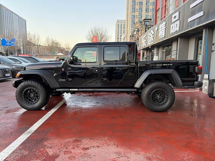 2023 Jeep Gladiator