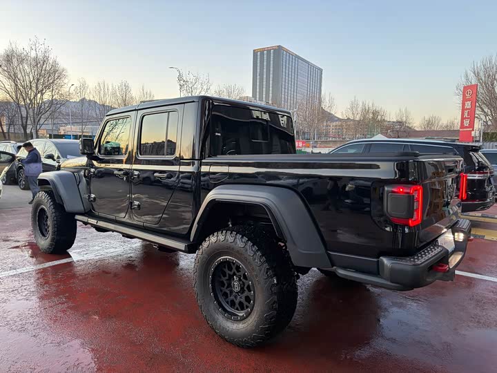 2023 Jeep Gladiator