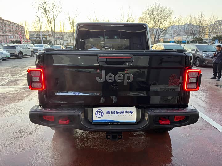 2023 Jeep Gladiator