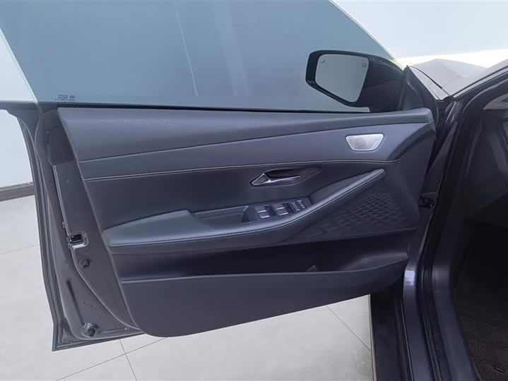 Фото 7 - Changan Deepal SL03
