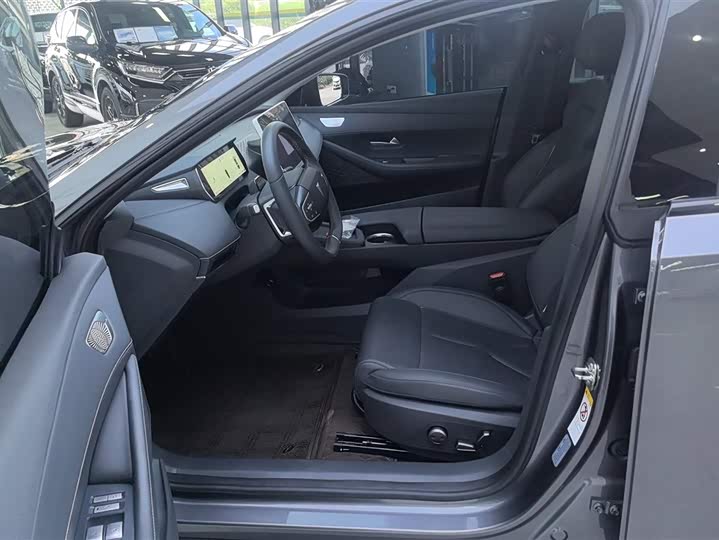 Фото 9 - Changan Deepal SL03