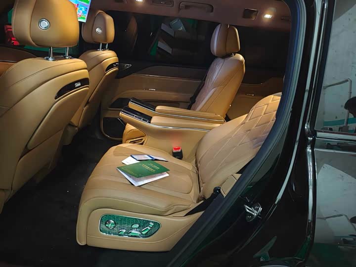 2026 BYD Yangwang U8 L
