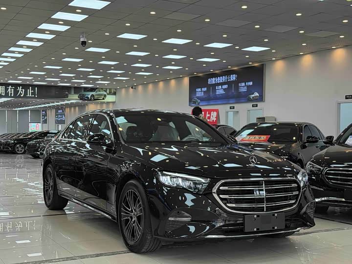 Photo 3 - Mercedes-Benz E-Class