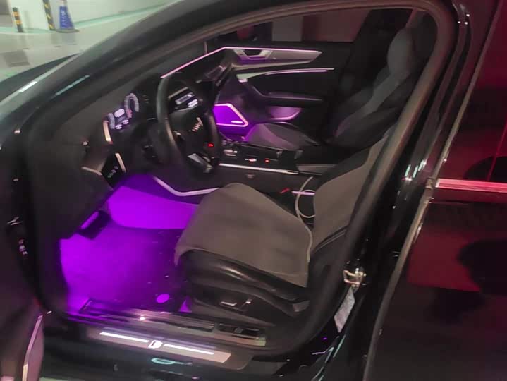 Photo 9 - Audi A6L