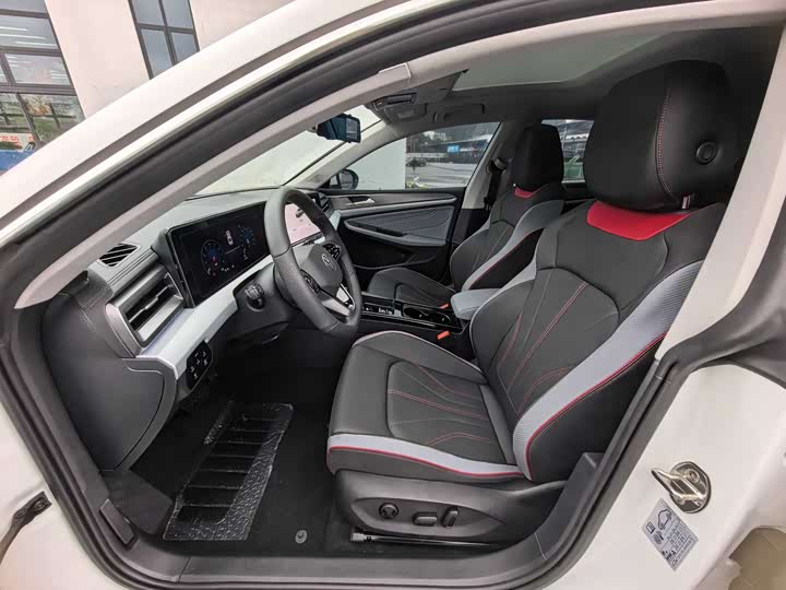 Фото 9 - Volkswagen Lamando L