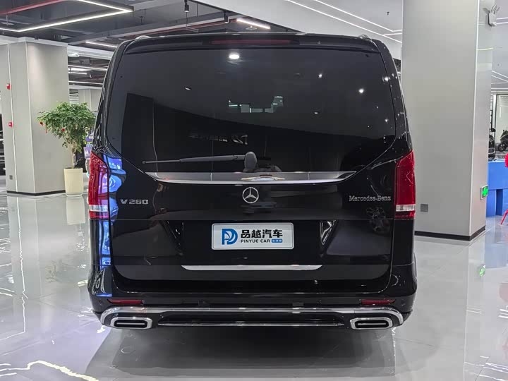 Фото 3 - Mercedes-Benz V-Class