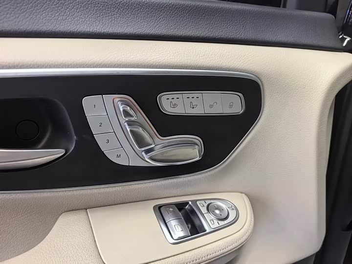Фото 6 - Mercedes-Benz V-Class