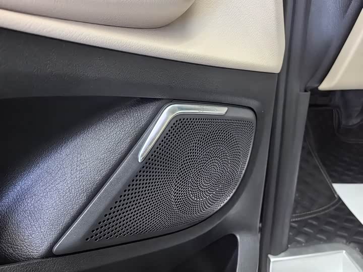 Фото 7 - Mercedes-Benz V-Class
