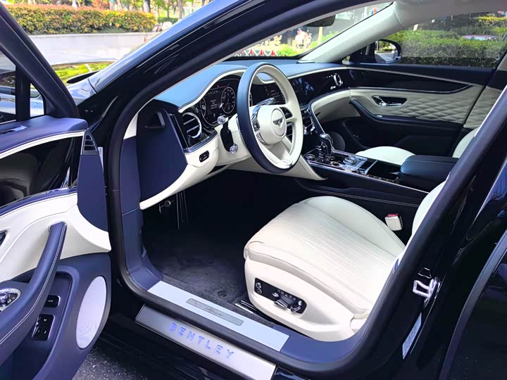 Bentley Flying Spur 2024 2024款 4.0T V8 雅度版