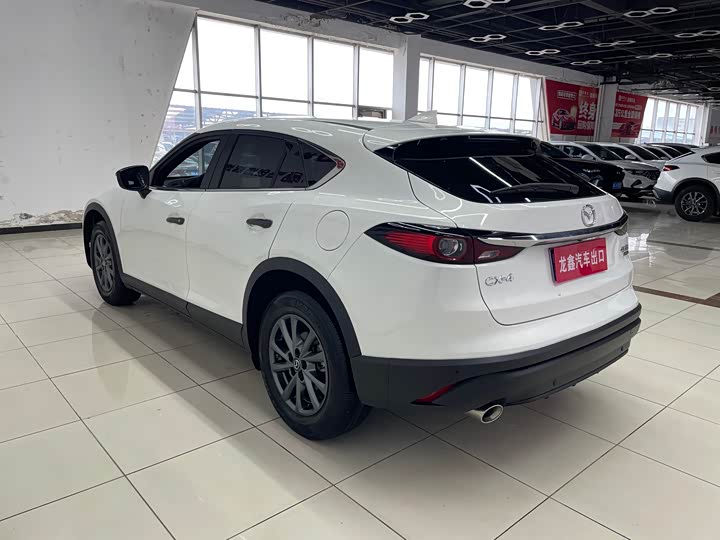 Zdjęcie 7 - Mazda CX-4