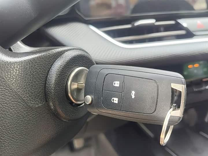 Chevrolet Monza 2023 2023款 1.5L 双离合乐享版