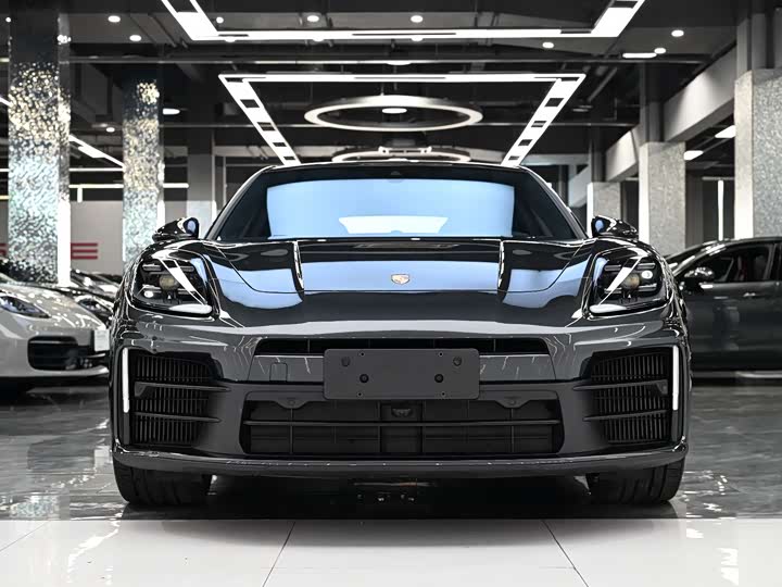 Фото 2 - Porsche Panamera