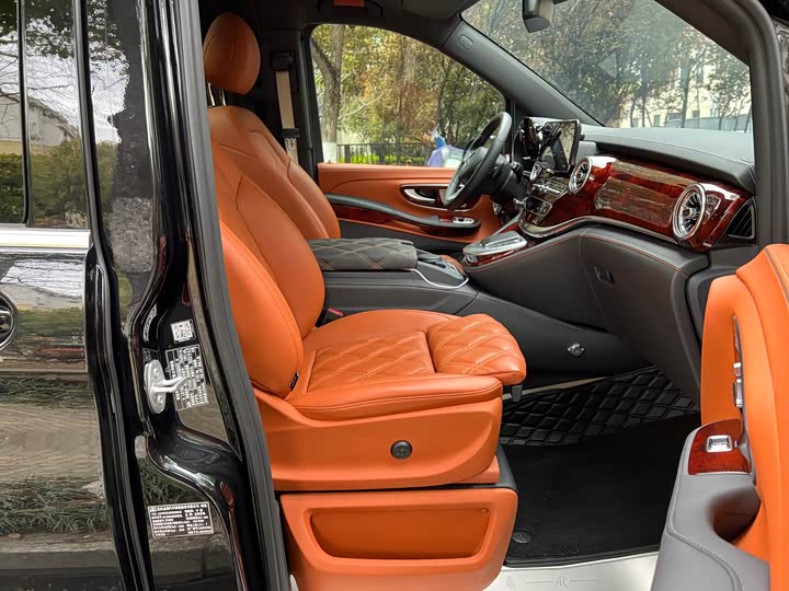 Mercedes-Benz V-Class 2022 2022款 V 260 L 长轴距豪华版
