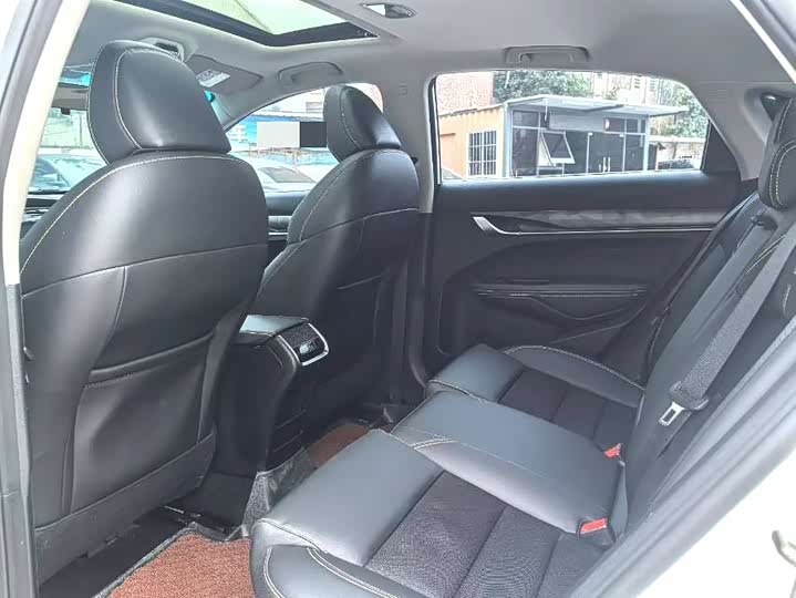 Фото 5 - Geely Binrui